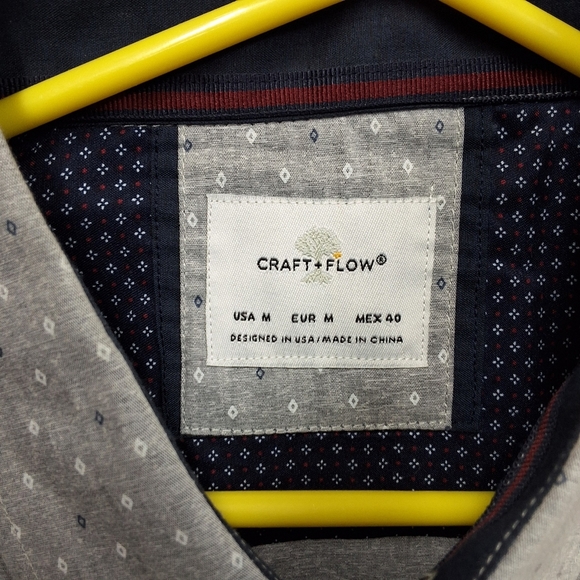 Mens size medium like new craft and flow collared button up tshirt. - Picture 3 of 9